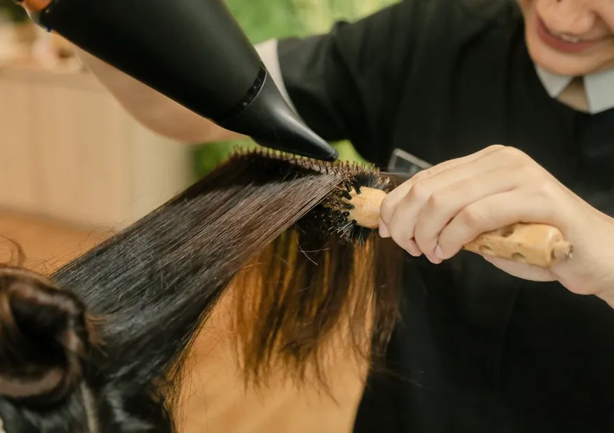 Coiffage et brushing chez Kamani Coiff'